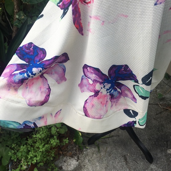 Luxxel open back, twirly skirt dress size M - Picture 9 of 9